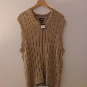 Men's V-Neck Sweater Vest in Tan